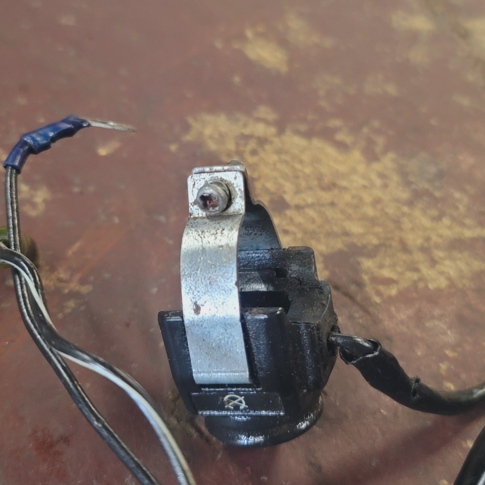2010 KTM 530 EXC OEM KILL OFF SWITCH BUTTON B4515