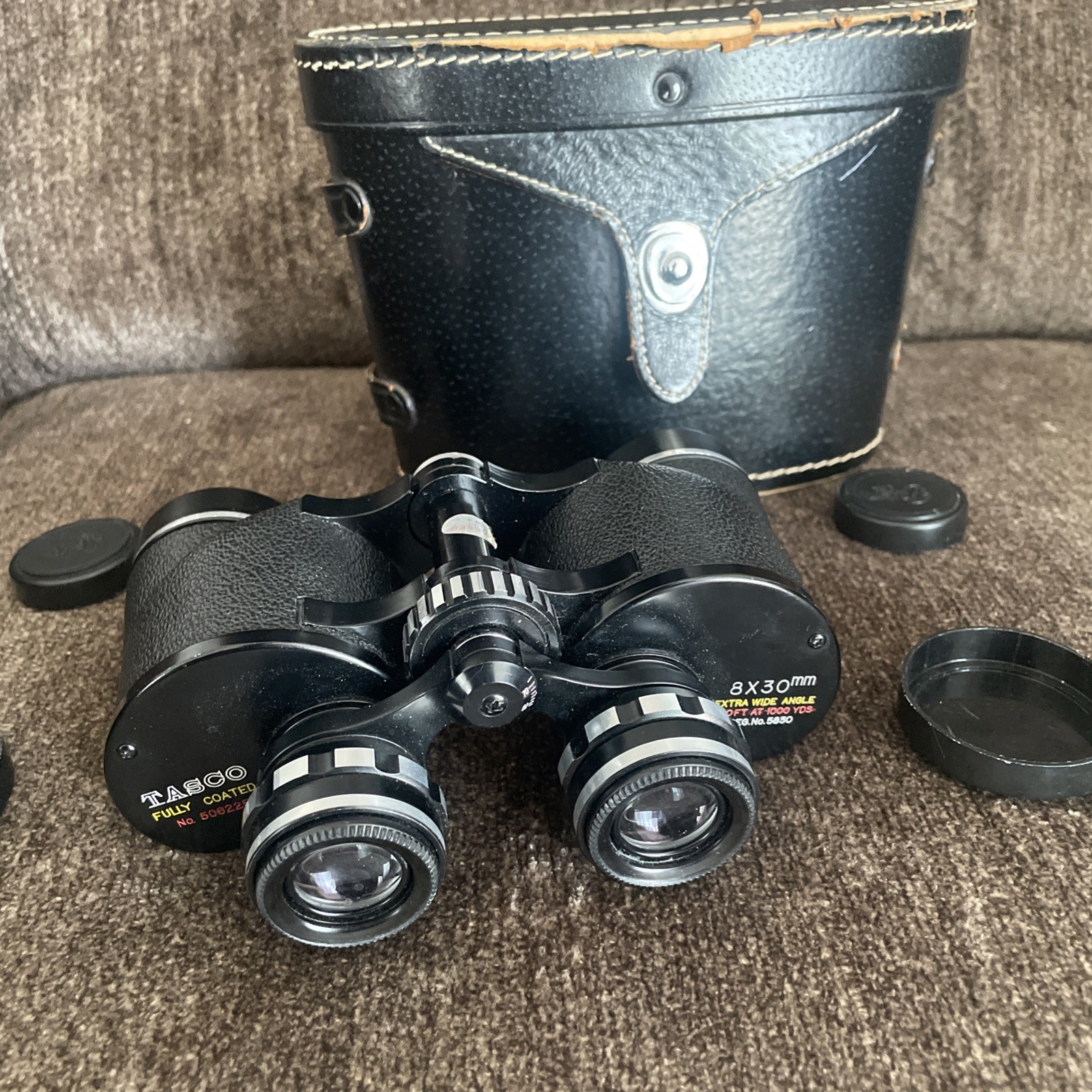 RARE VINTAGE Tasco 8x30 extra wide angle binoculars W/ Case Japan 1000 yds