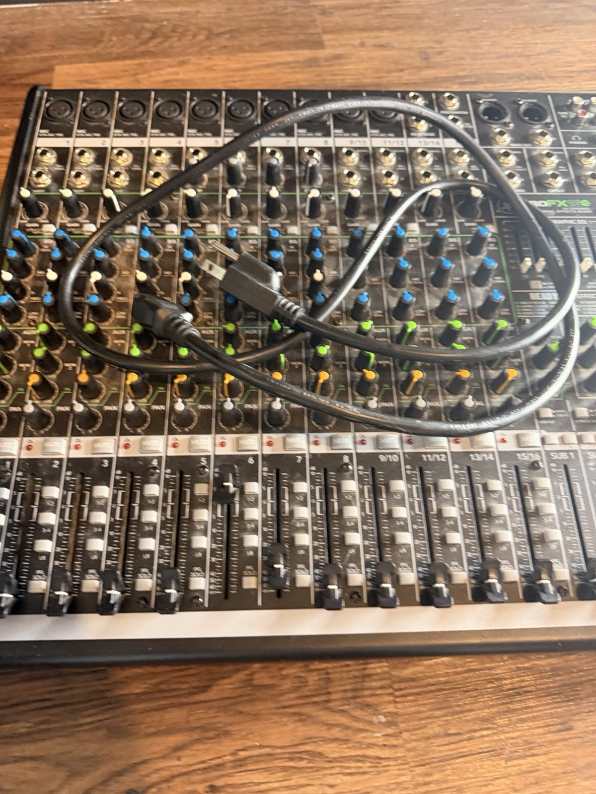 Mackie PROFX22V2 22-Channel FX Mixer - Tested & Working!