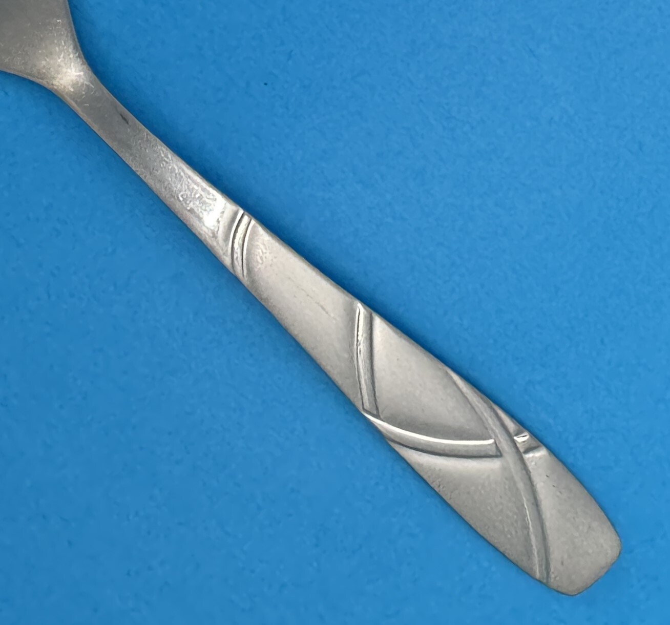 CAMBRIDGE KARA SAND STAINLESS FLATWARE FROST HANDLE WITH GLOSSY ACCENTS - CHOICE