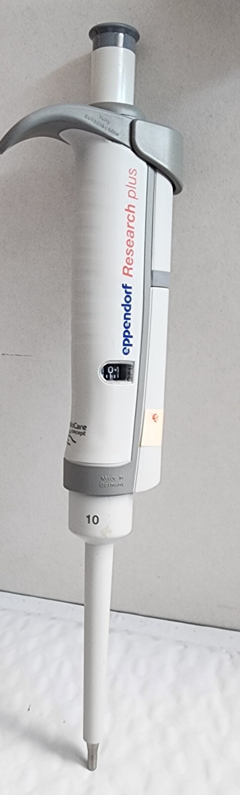 Eppendorf Research® plus Pipette, fixed volume single-channel, volume 10μL