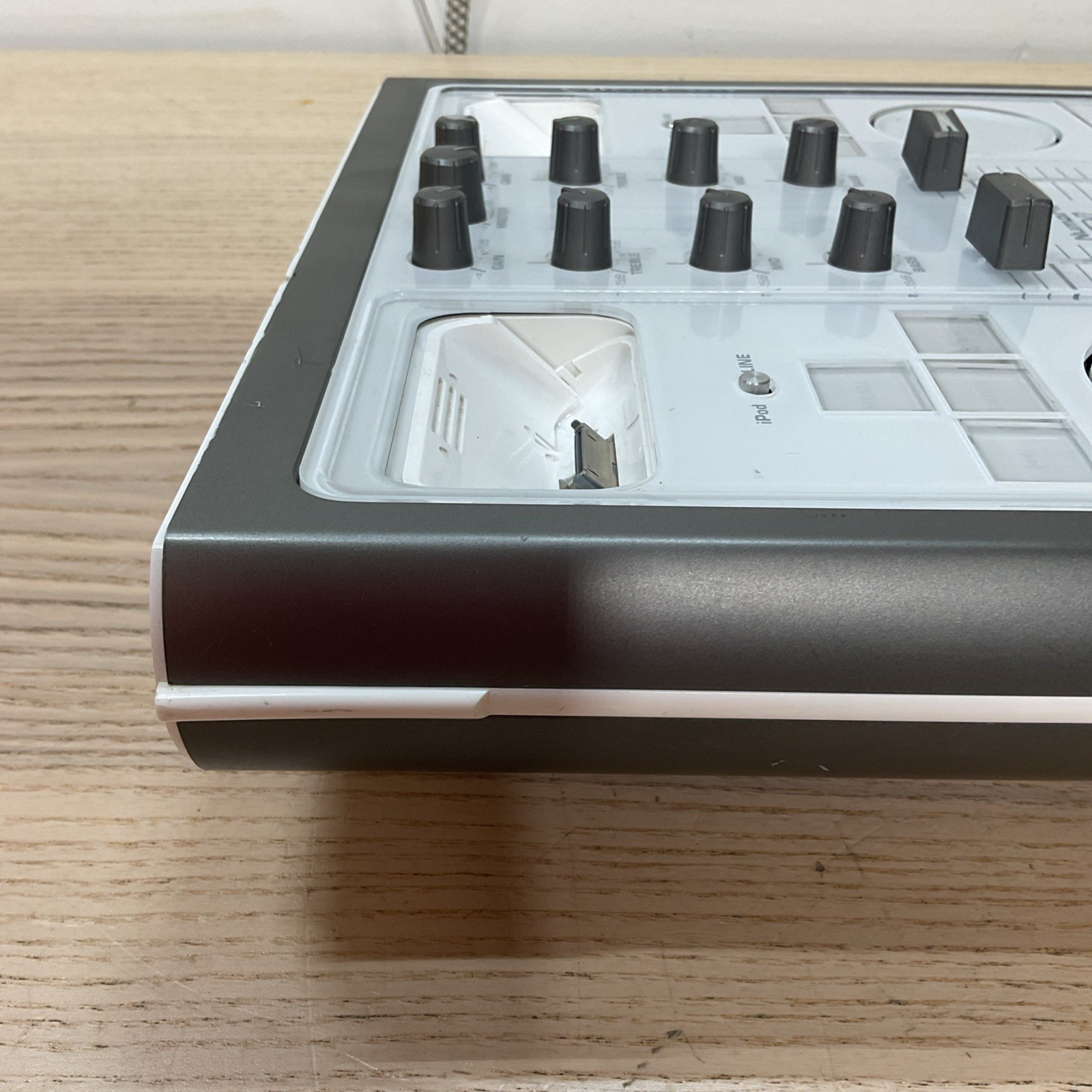 Numark iDJ Dual-Deck DJ iPod/Turntable Mixing Controller For Parts
