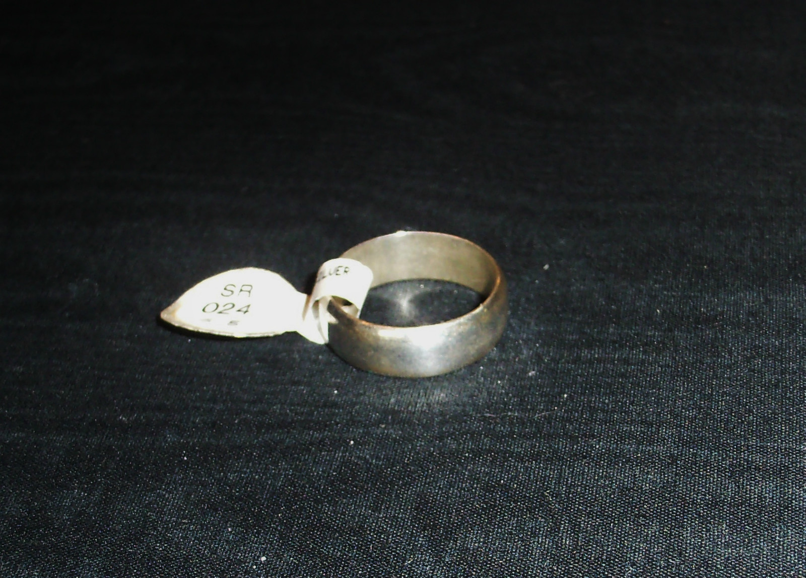 STERLING SILVER 6MM PLAIN BAND RING MADE IN USA - SIZES 5.5 AND 6  AVAILABLE