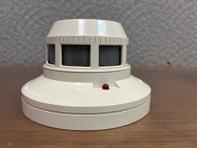 System Sensor 2400 smoke detector; NOS New in open box