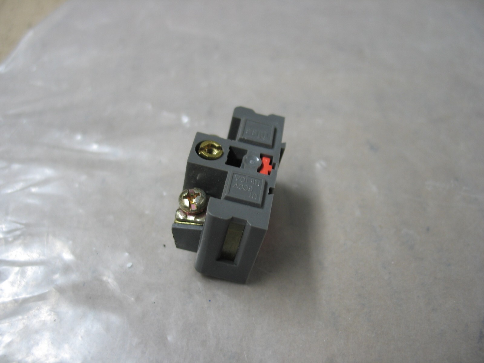 NEW IDEC BS001E  NORMALLY CLOSED SWITCH CONTACT BLOCK P9442