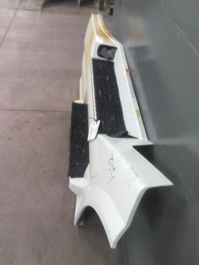 For 2016 VOLVO VNL SIDE FAIRING Right , IL