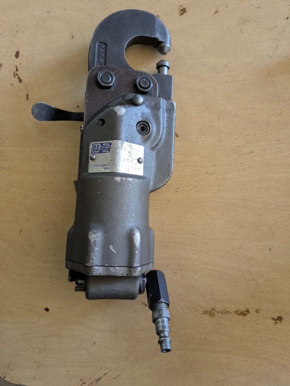 US114C - Standard Output C-type Compression Riveter