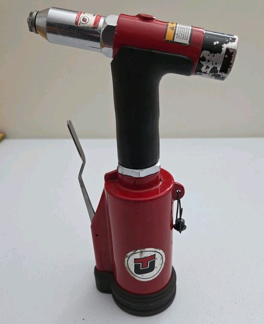 Universal Tool UT8910 Pneumatic Blind Riveter Tool 1/8" Rivet 90 Psi