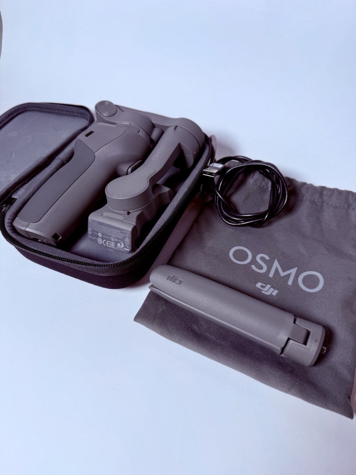 DJI Osmo Mobile 3 Smartphone Gimbal Stabilizer - Excellent condition!