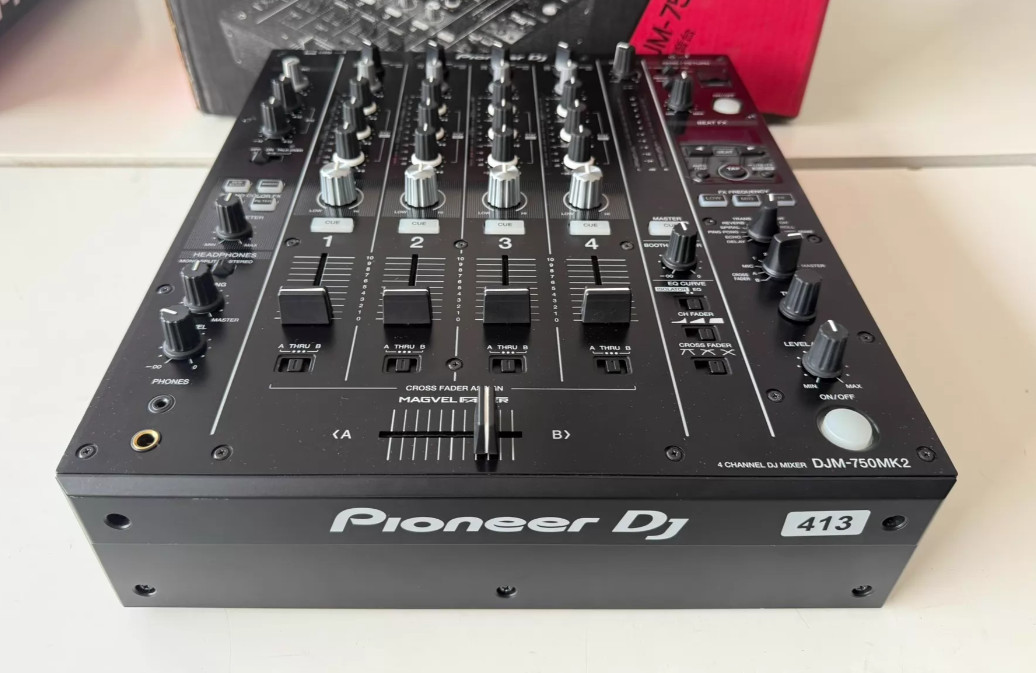 1pcs Pioneer DJM-750MK2 Mixer Console