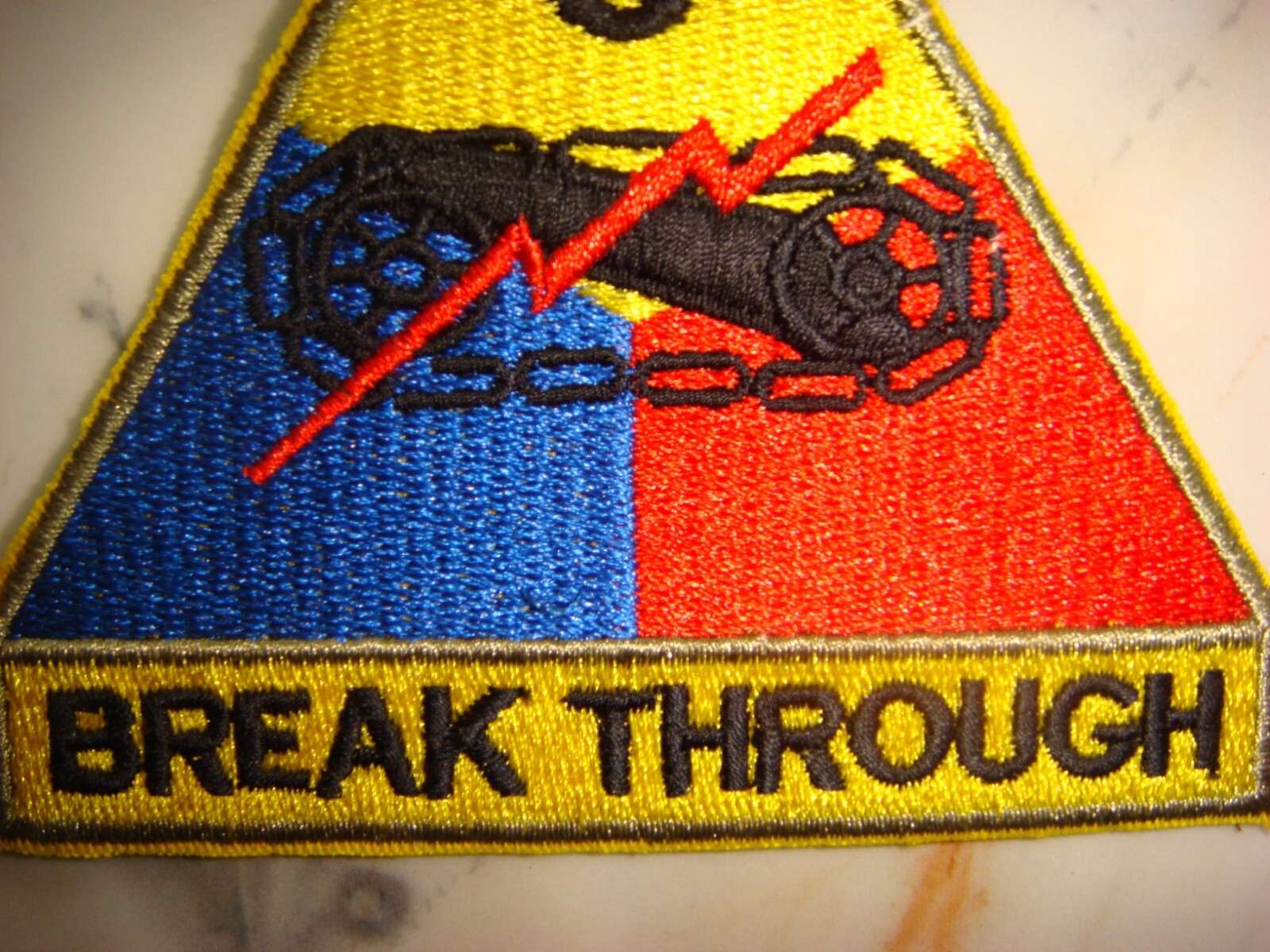 US ARMY 8th ARMORED BATTALION BREAK THROUGH PATCH