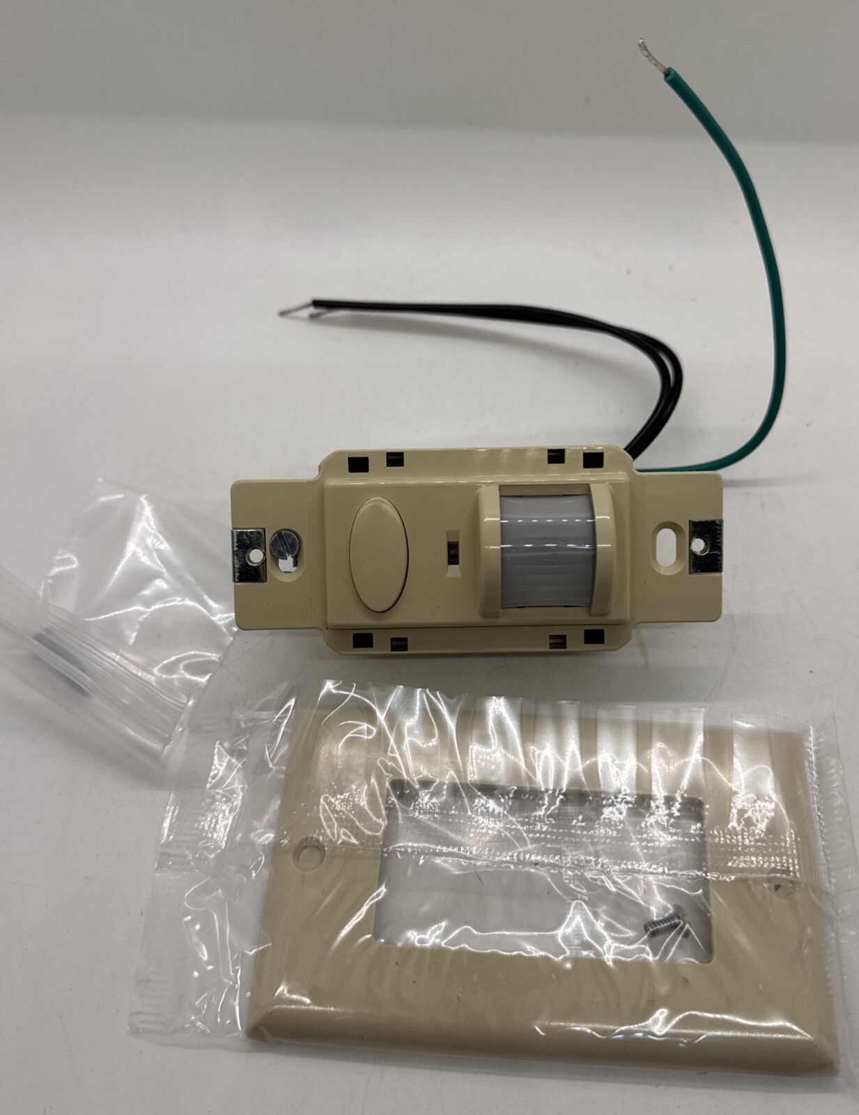 LOT OF 5 New SENSOR SWITCH WSD I PASSIVE INFRARED WALL SWITCH DECORATOR SENSOR