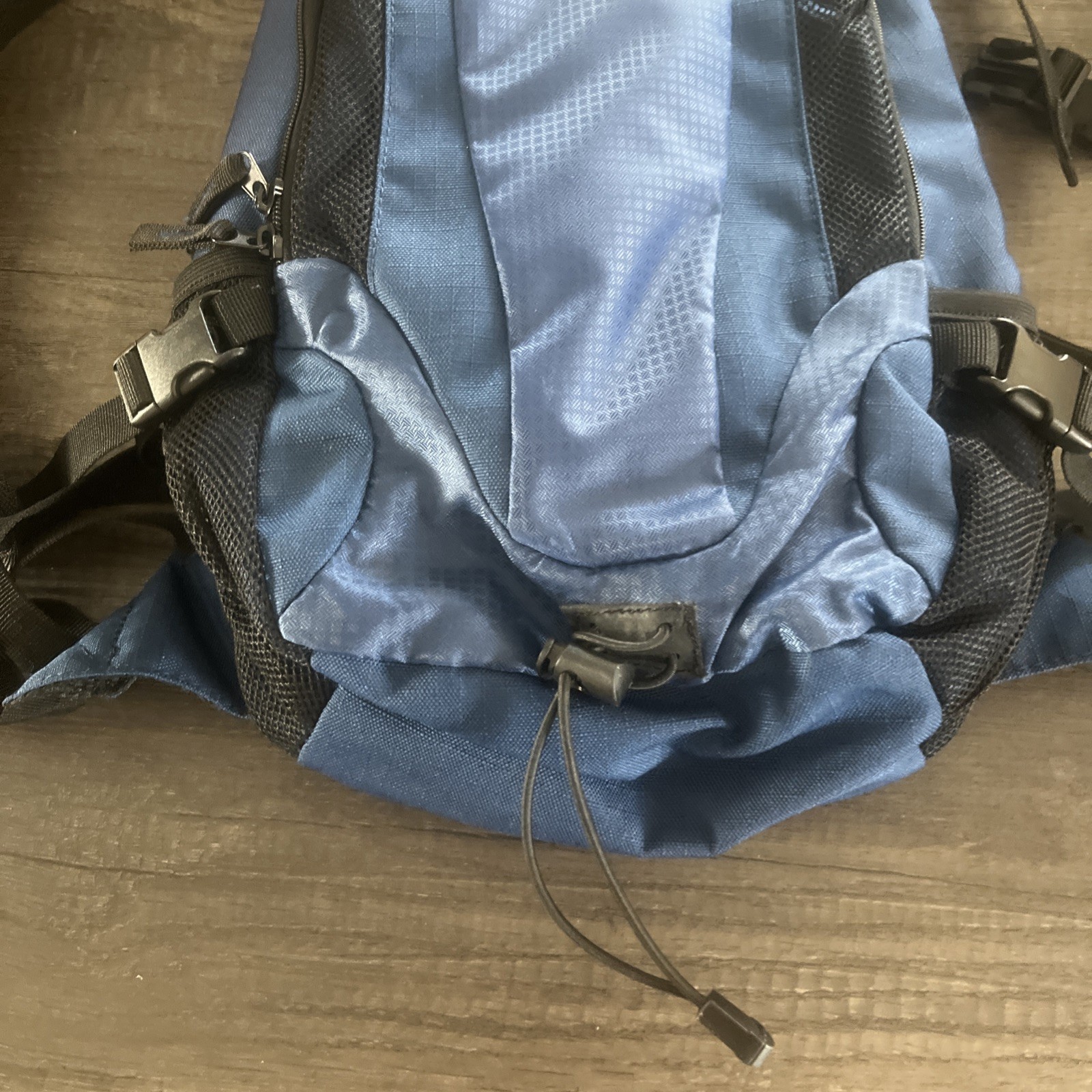 Quest Hydration Hiking Backpack Blue w/ Water Bladder Trail Day Pack Camping EUC