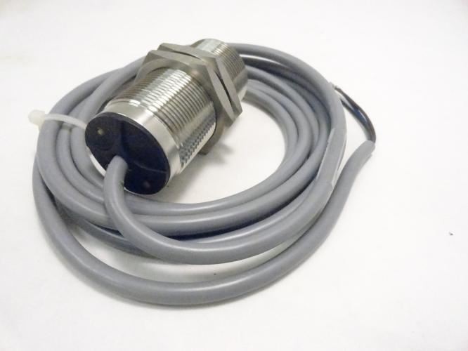 200492 New-No Box; Turck 24388 Proximity Sensor 6 Ft. Cord L