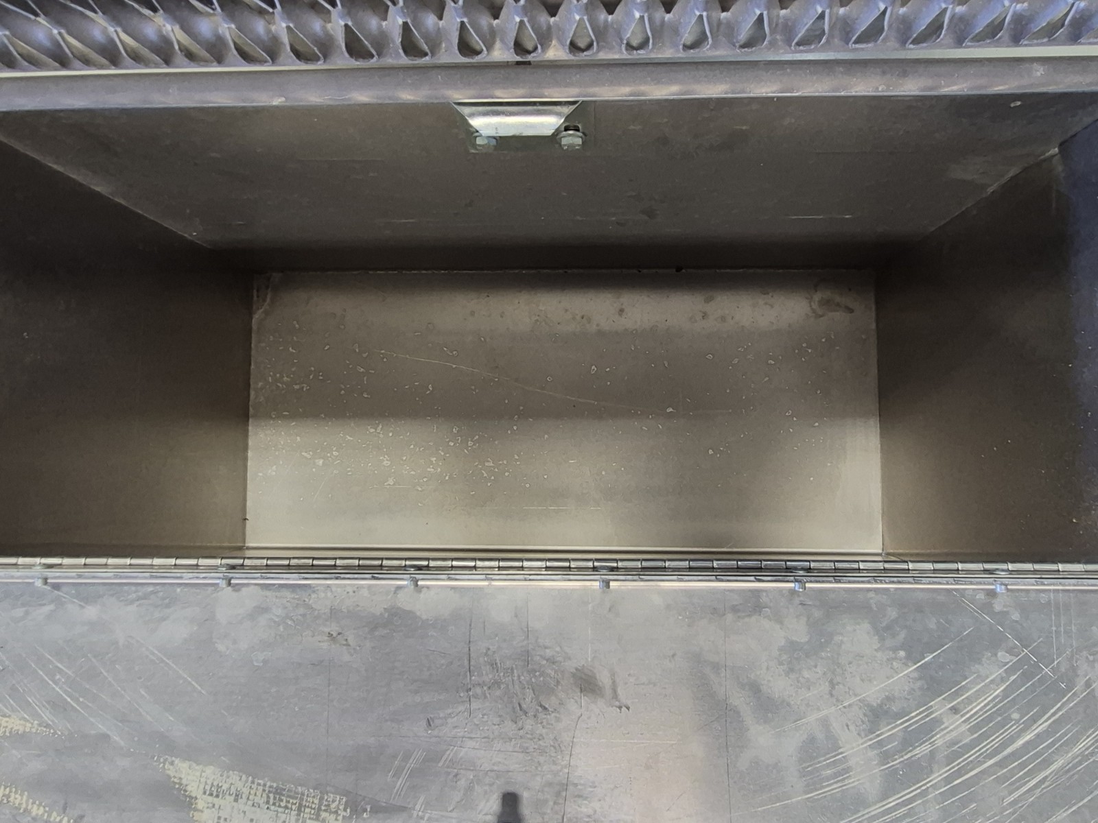 15-05533R-P Peterbilt Tool Box