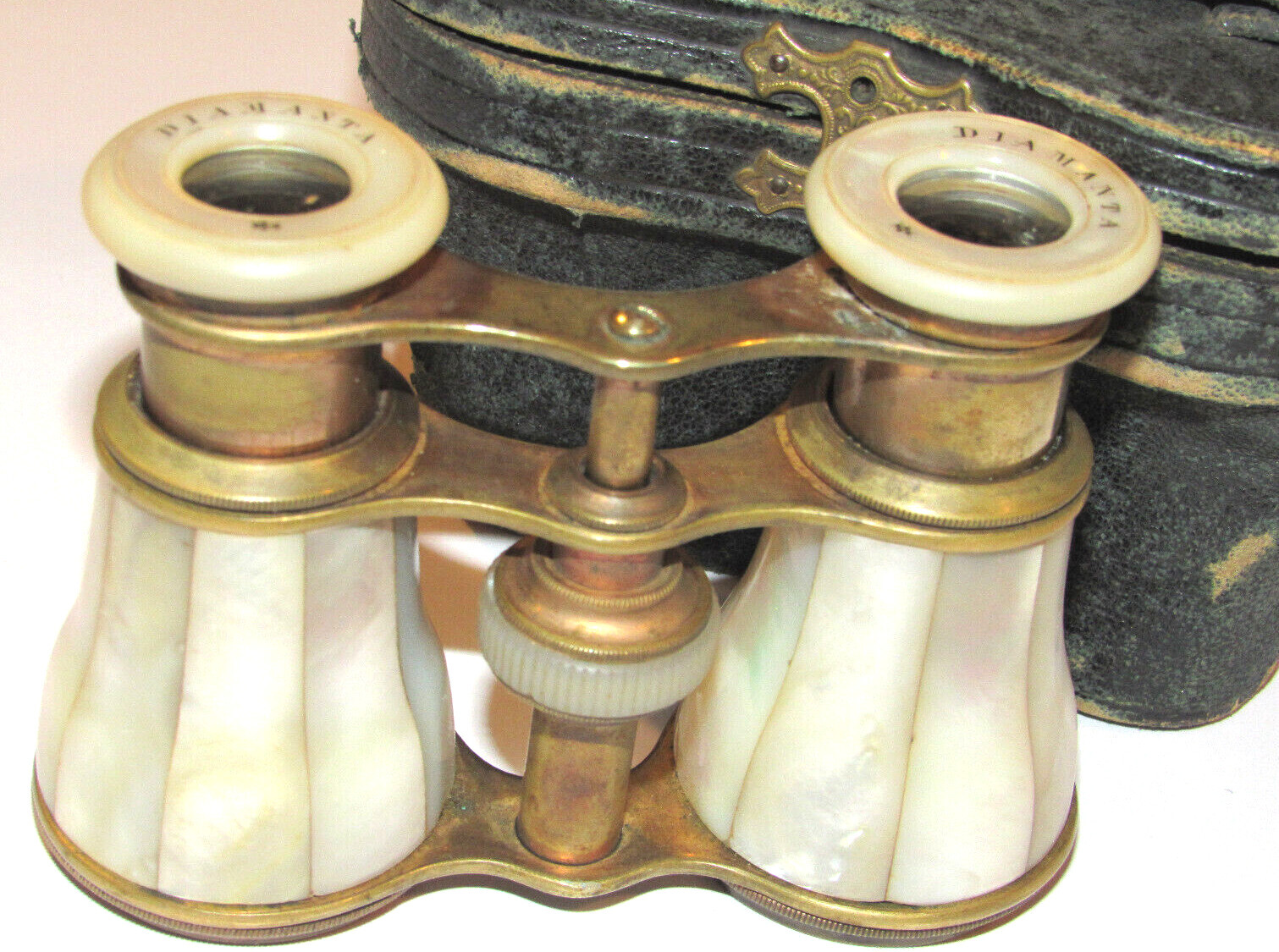 VINTAGE ANTIQUE DIAMANTA MOTHER OF PEARL OPERA GLASSES/BINOCULARS! LEATHER CASE!