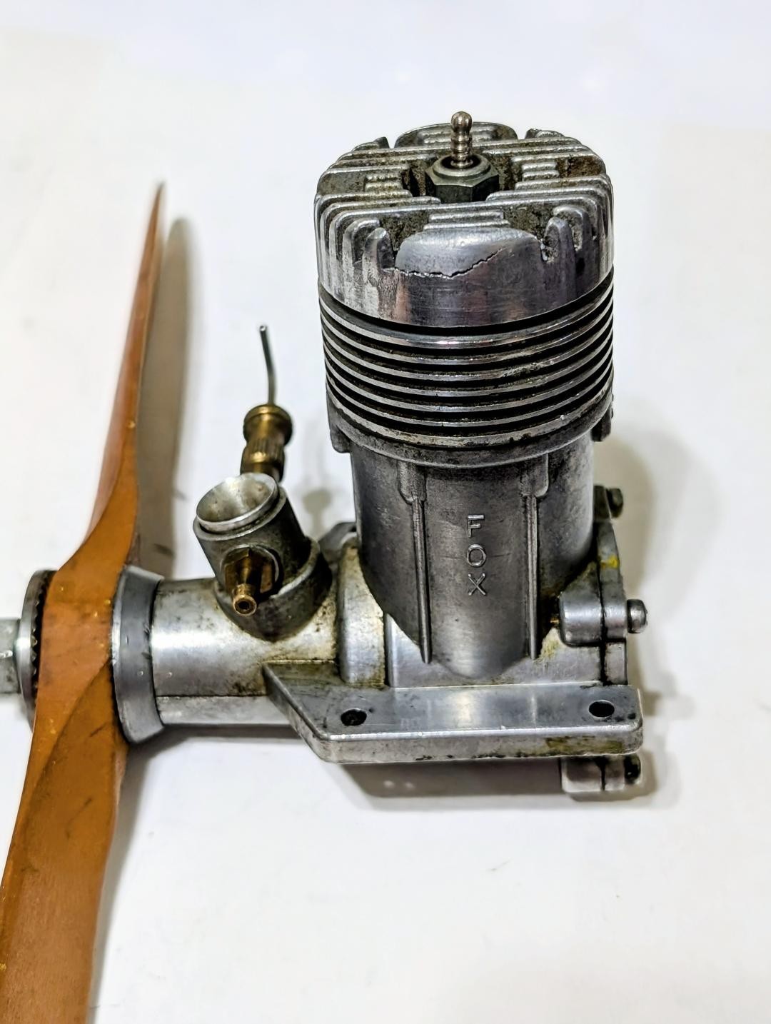 FOX 40 CONTROL LINE ENGINE, GOOD COMPRESSION AND CONDITION, ESTATE FIND