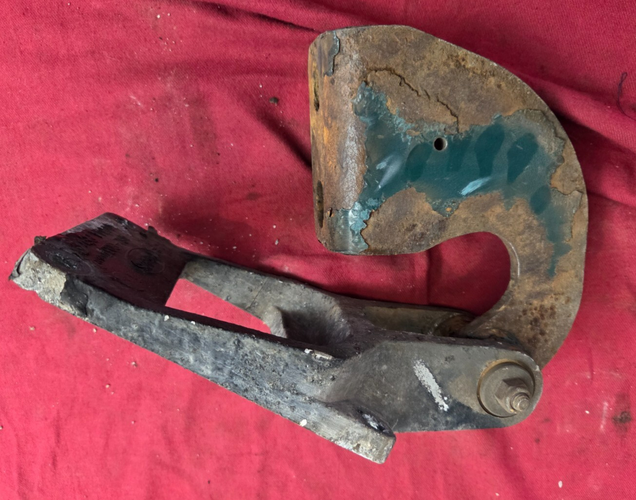PETERBILT   HOOD PIVOT HINGE ASSY  A62 - 6031 ,