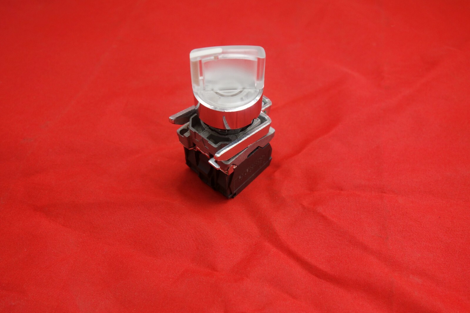22mm 220V White ILLUMINATED Select switch 3 Position Maintain Fits XB4 BK131M5