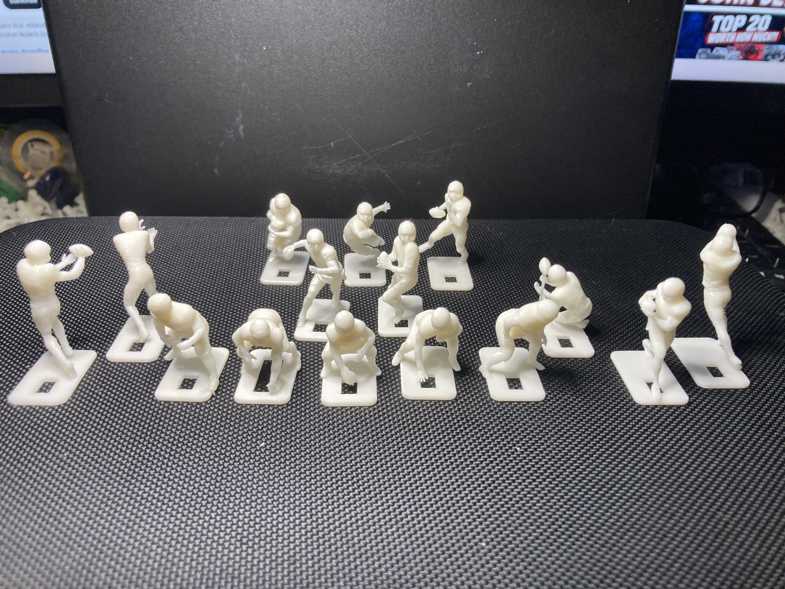 30 Unpainted Electric Football Figures Offense and Defense July Set New Poses!