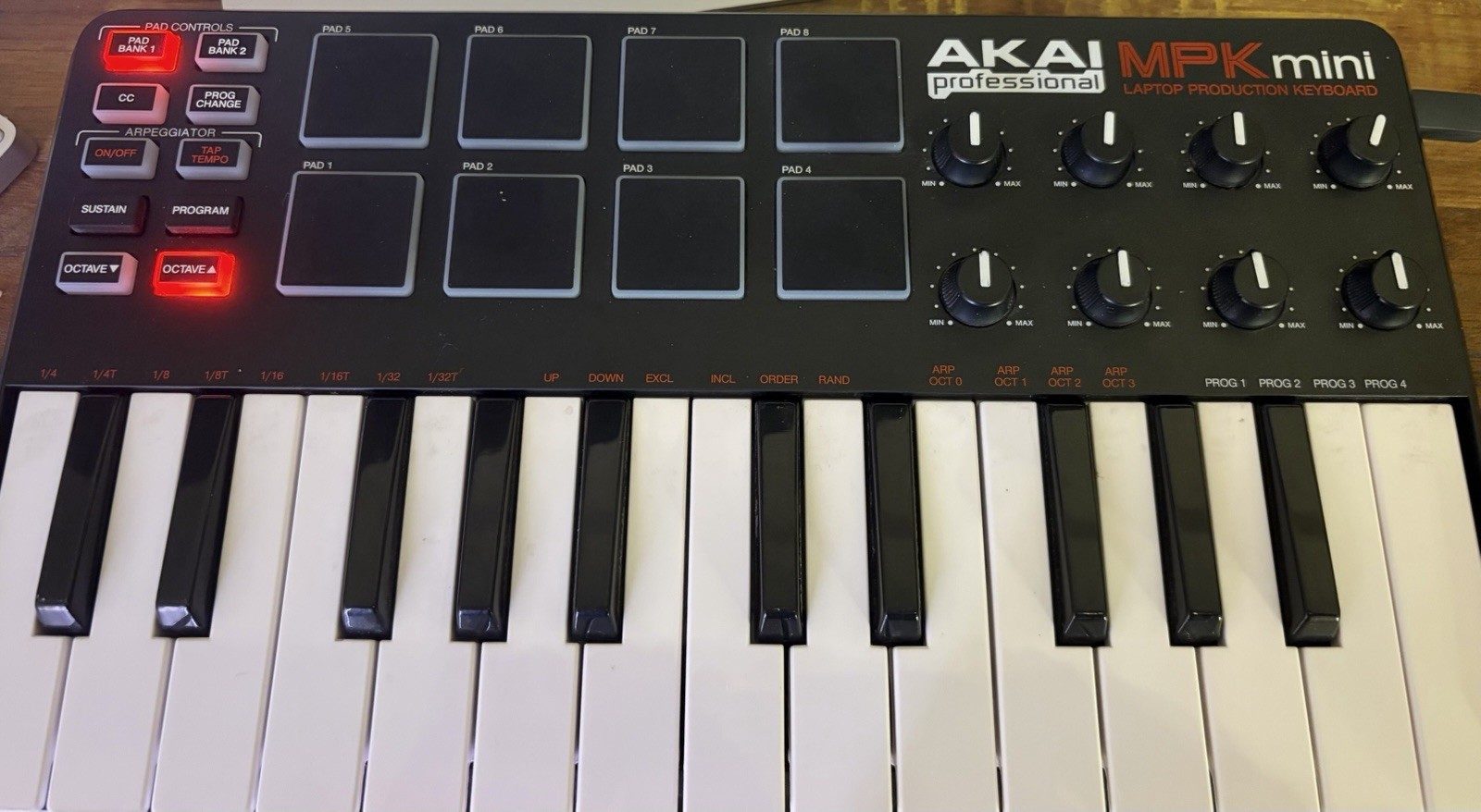 Akai MPK Mini MK1 USB MIDI Keyboard Controller Fully Tested All Keys Pads Work