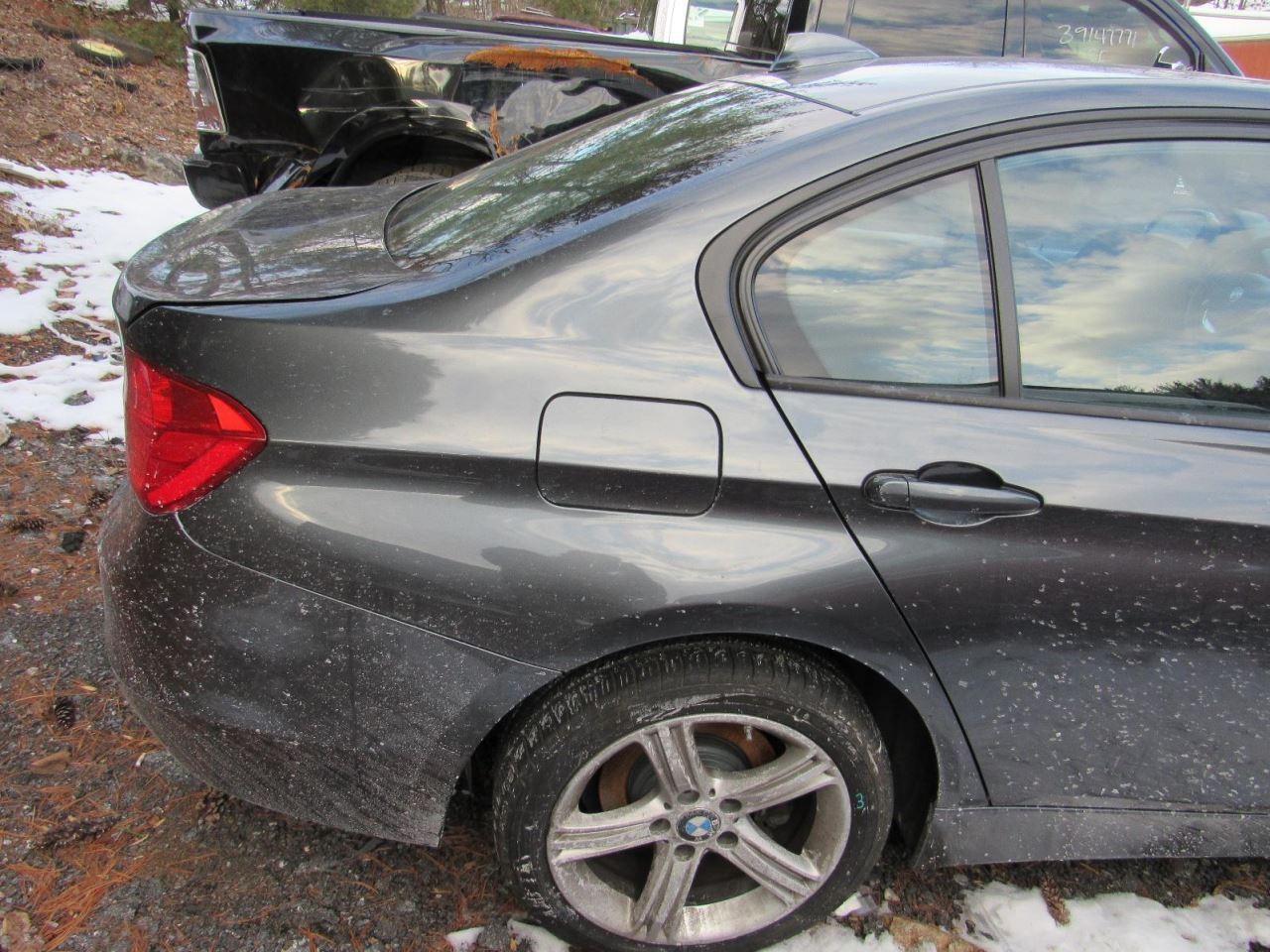 328I 2015 Glove Box 1023210
