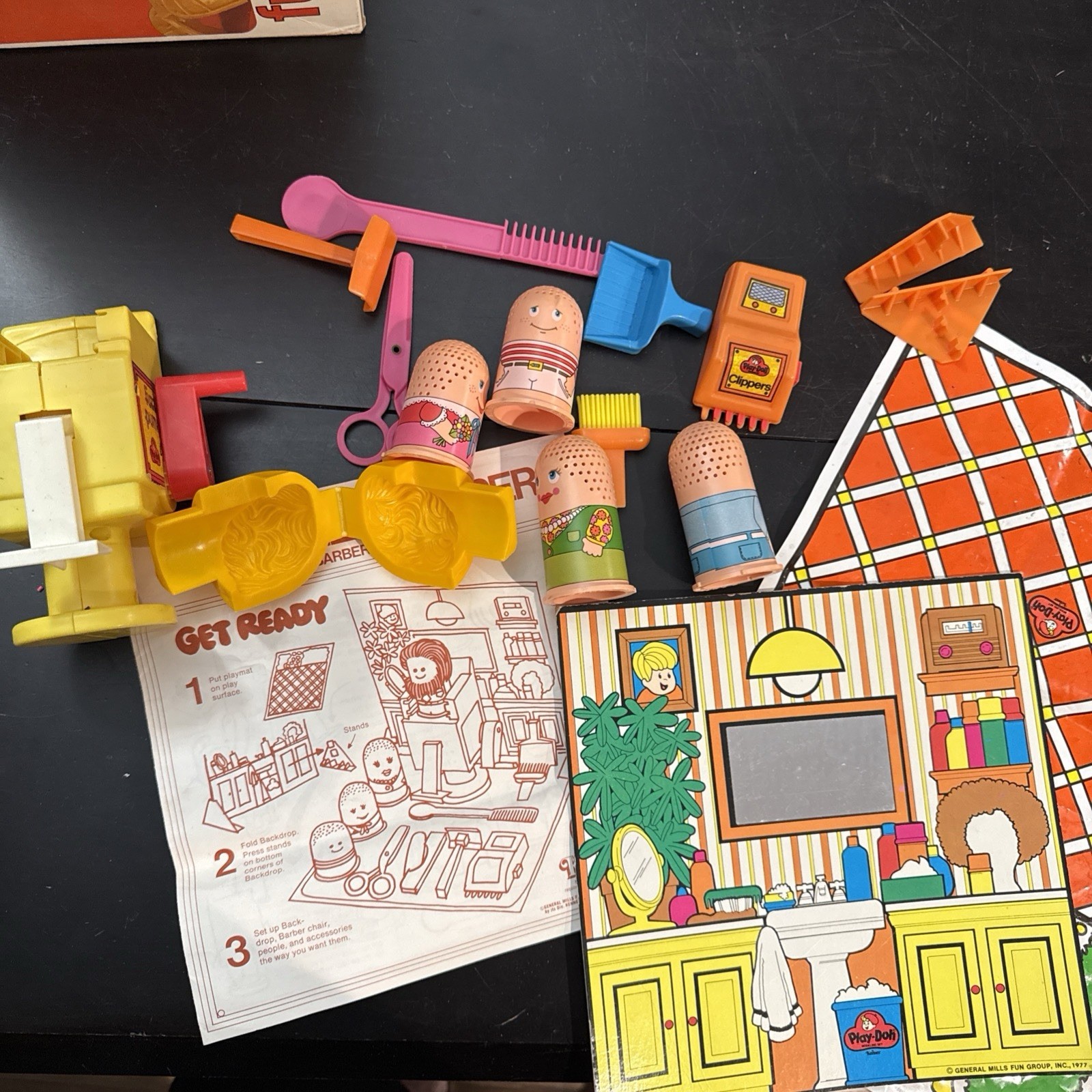 Vintage 1977 Play-Doh Fuzzy Pumper Barber Beauty Shop People Incomplete