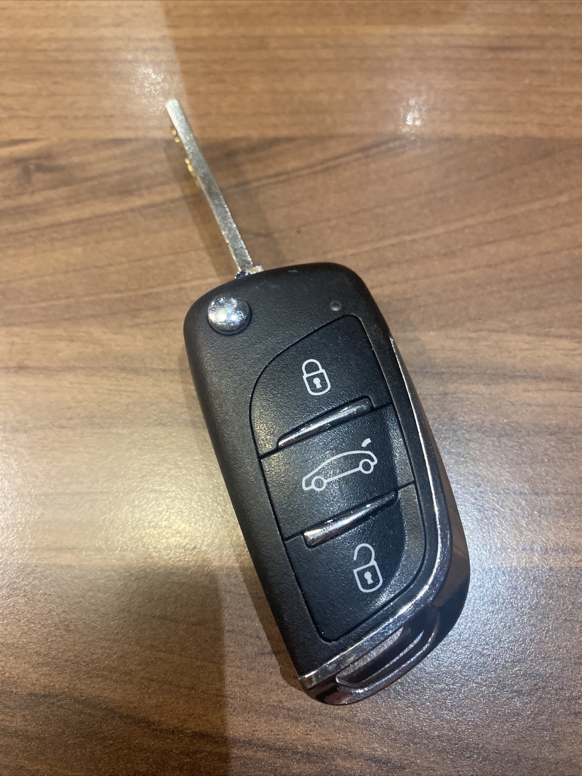 3 BUTTON CAR KEY FOB REMOTE USED Possible Audi Etc