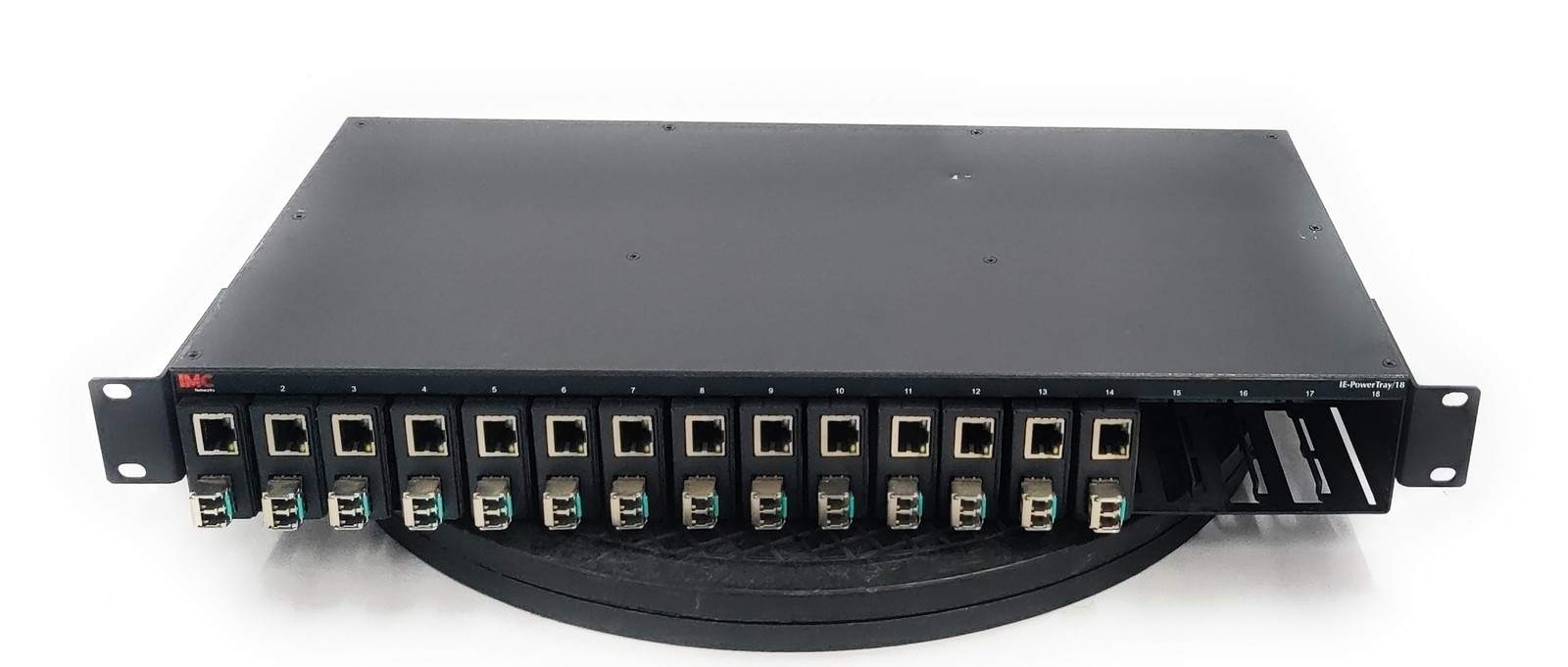 IMC Networks IE-POWERTRAY/18 18-Slot Power Supply w/ x15 Giga-MiniMC Converters