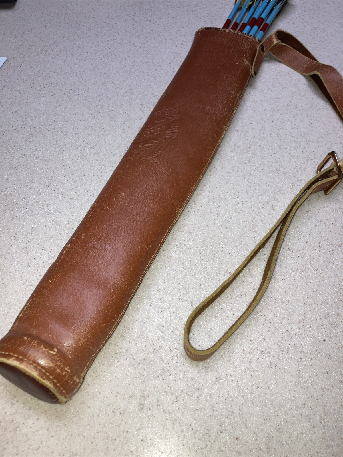 Early Bear Archery Arrow Quiver Indian & Canoe Embossed Leather w/ 8 arrows