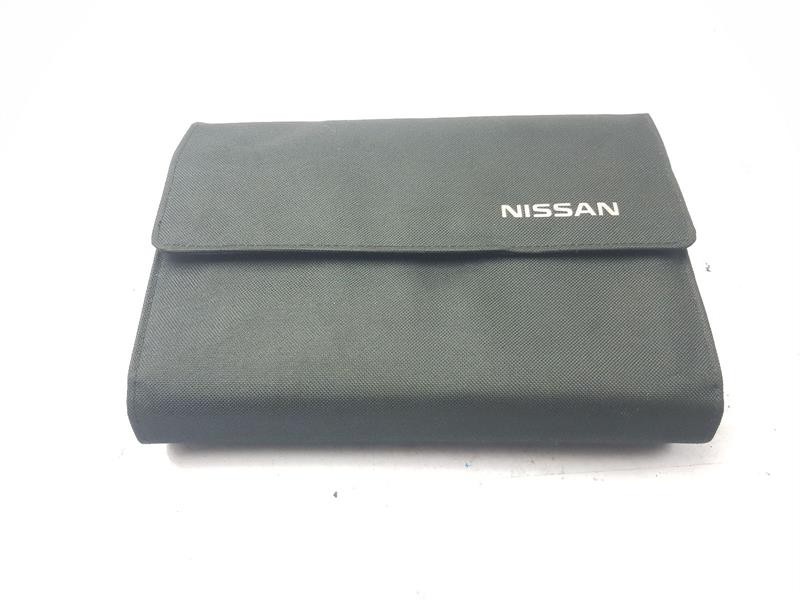 2017 NISSAN LEAF OWNERS MANUAL BOOK