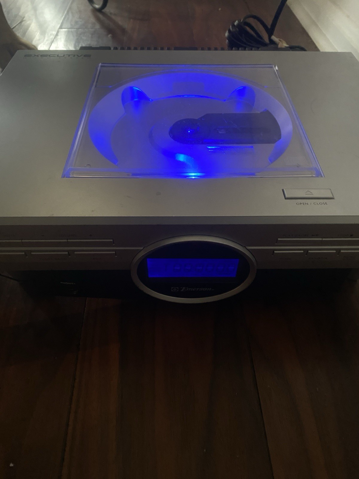 Emerson ES769 Executive Micro Stereo System - Works Tested