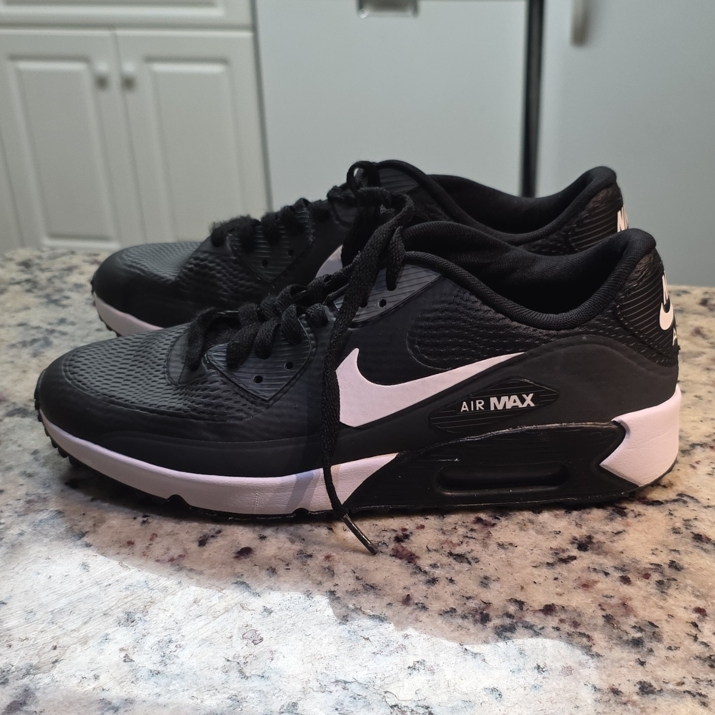 Nike Air Max Men's Low Top Lace-Up Athletic Sneakers Black White