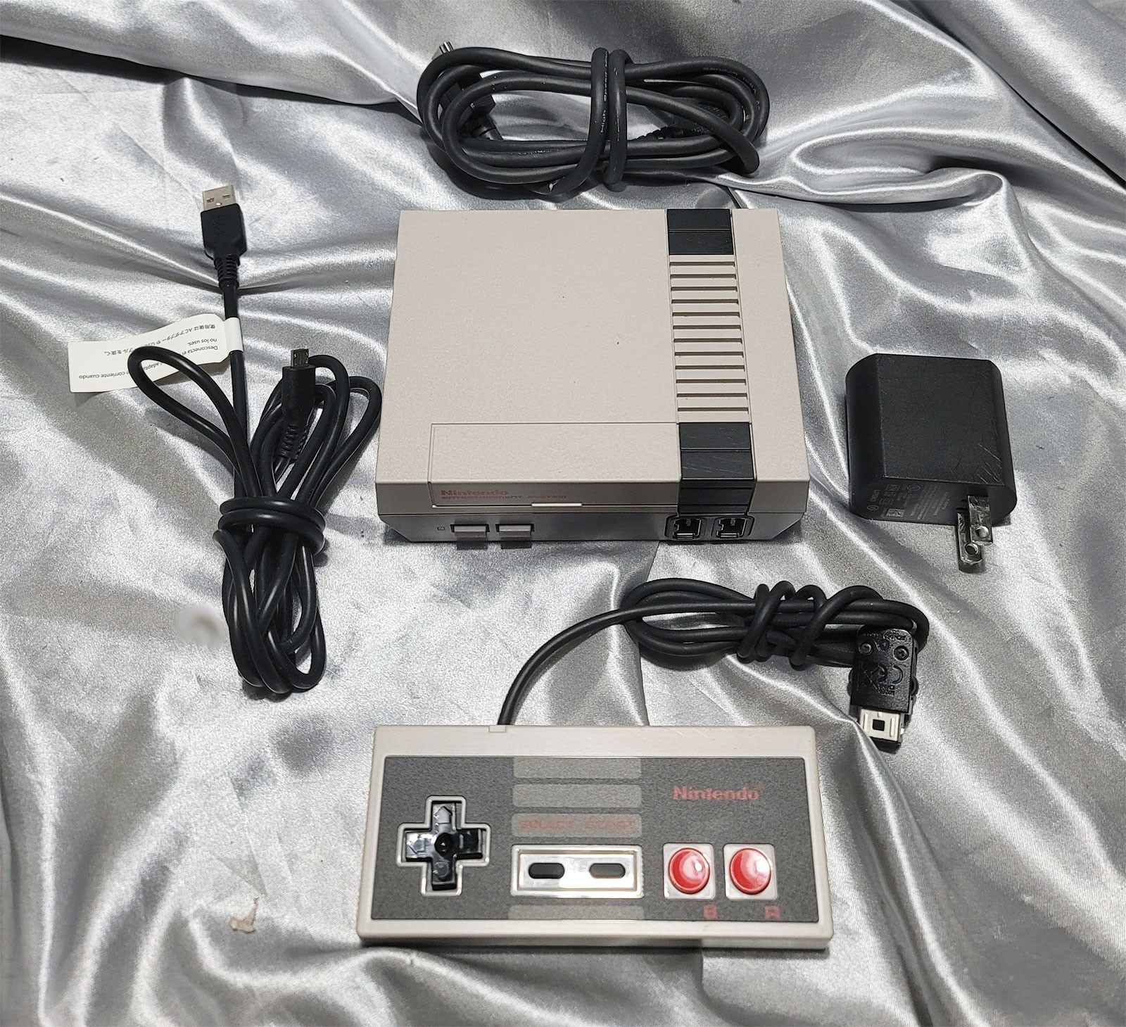NINTENDO NES CLASSIC MINI - CLV-001 PLUG N PLAY GAME CONSOLE