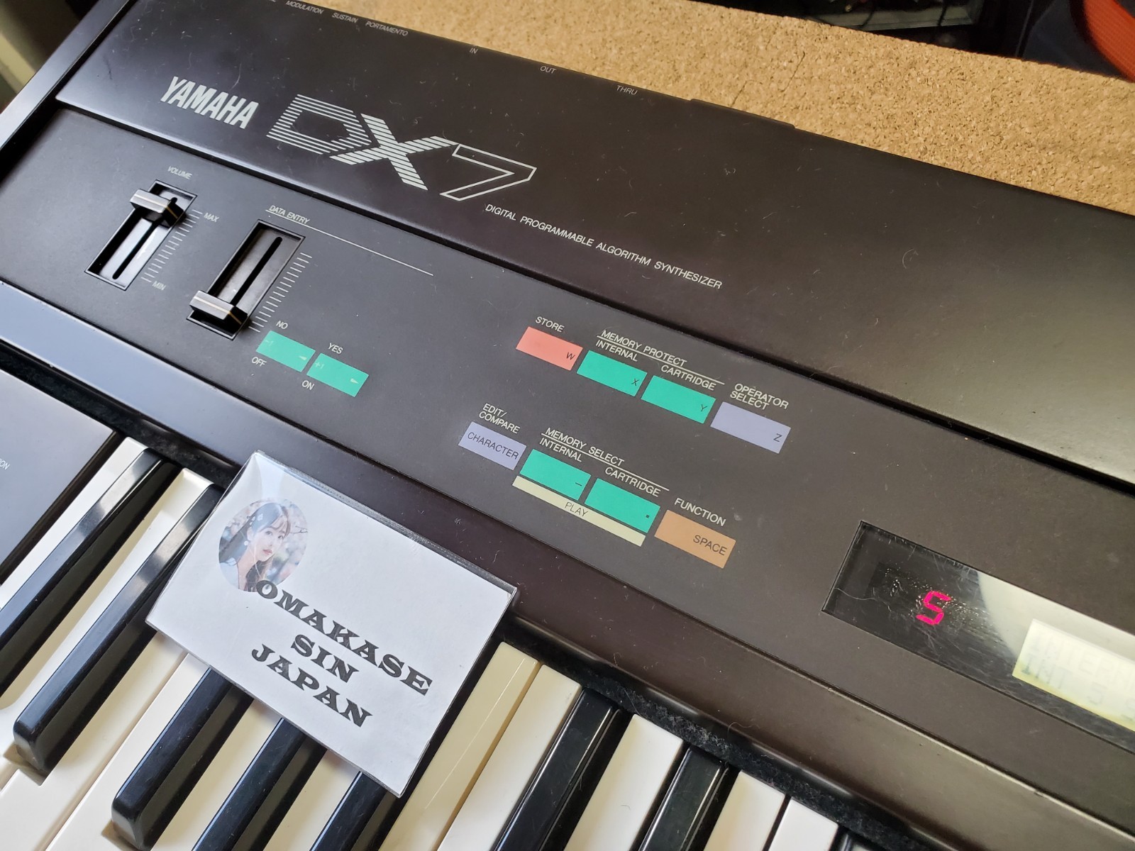Yamaha DX7 Digital Synthesizer New Battery & Buttons Good Condition Japan