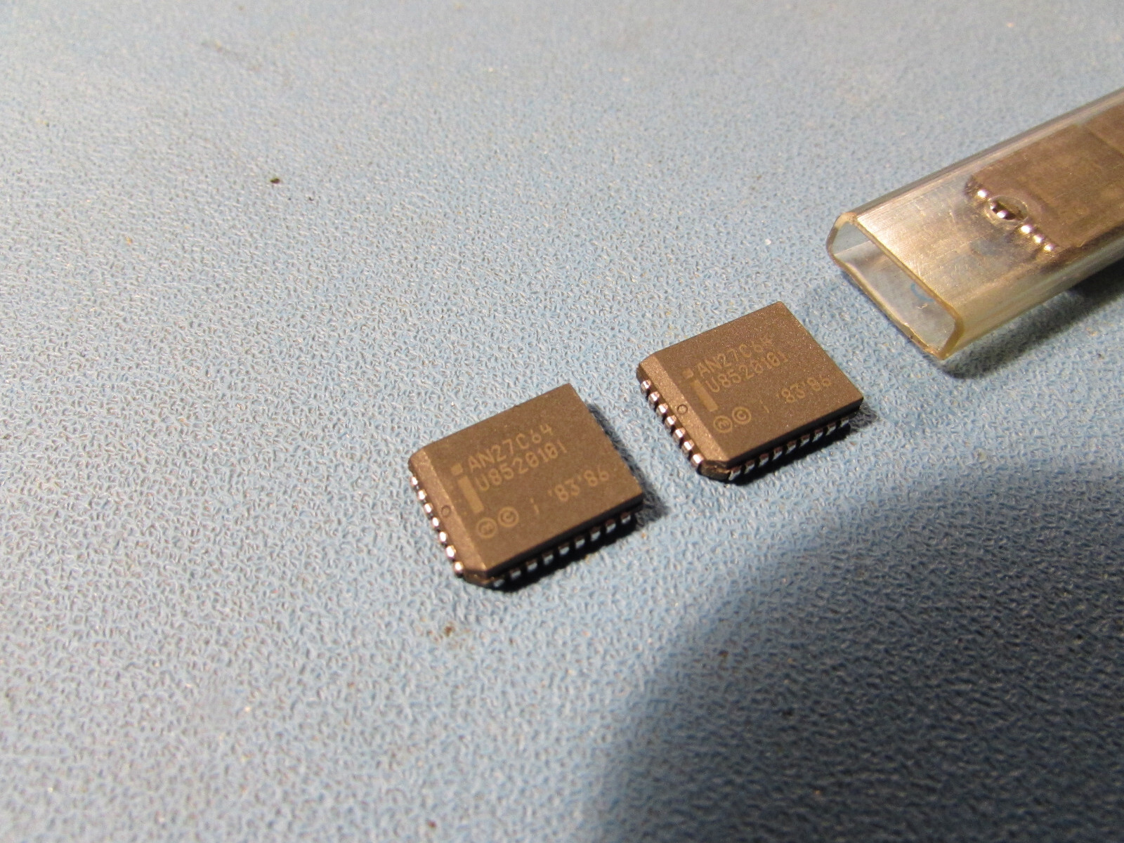 AN2764 INTEL OTP ROM 8KX8 250ns CMOS PQCC32 NOS GUARANTEED FACTORY OG (2pcs) USA