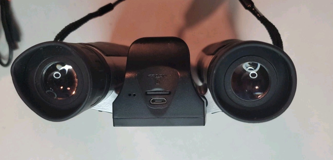 Digital Camera Binoculars Puissant Zoom 12X32 Preowned