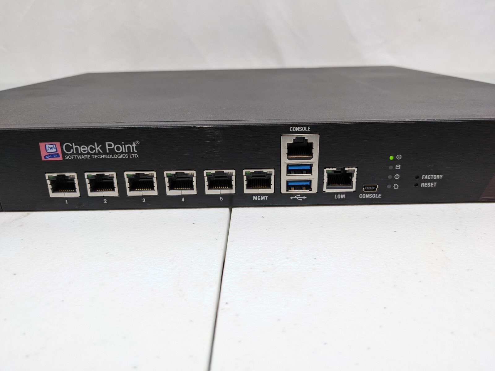 Check Point 5200 PB-20 100-240V Firewall Network Security Appliance