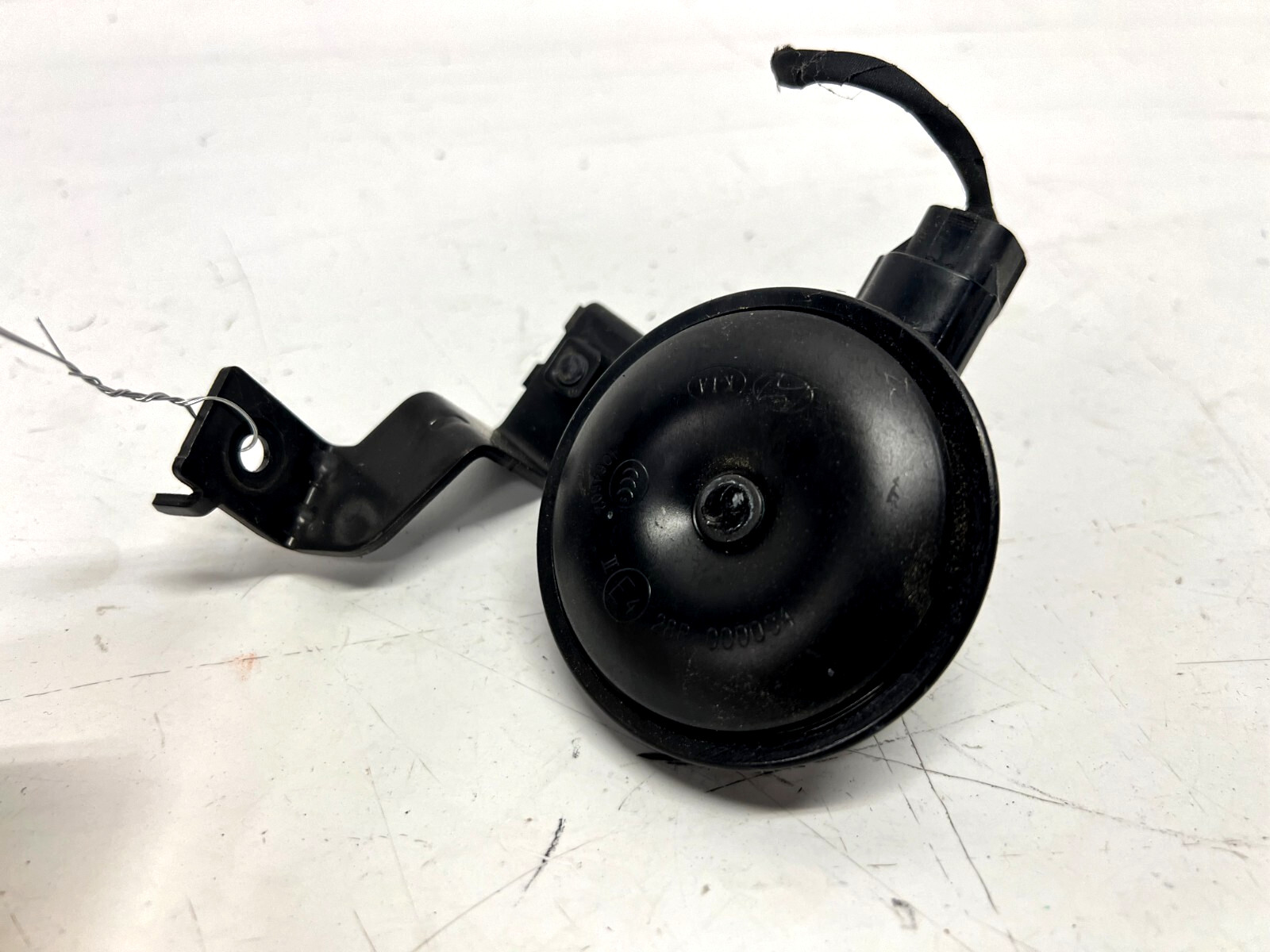 18-19 GENESIS G80 HIGH NOTE TONE SIGNAL HORN SIREN ASSEMBLY HORN, OEM LOT3554