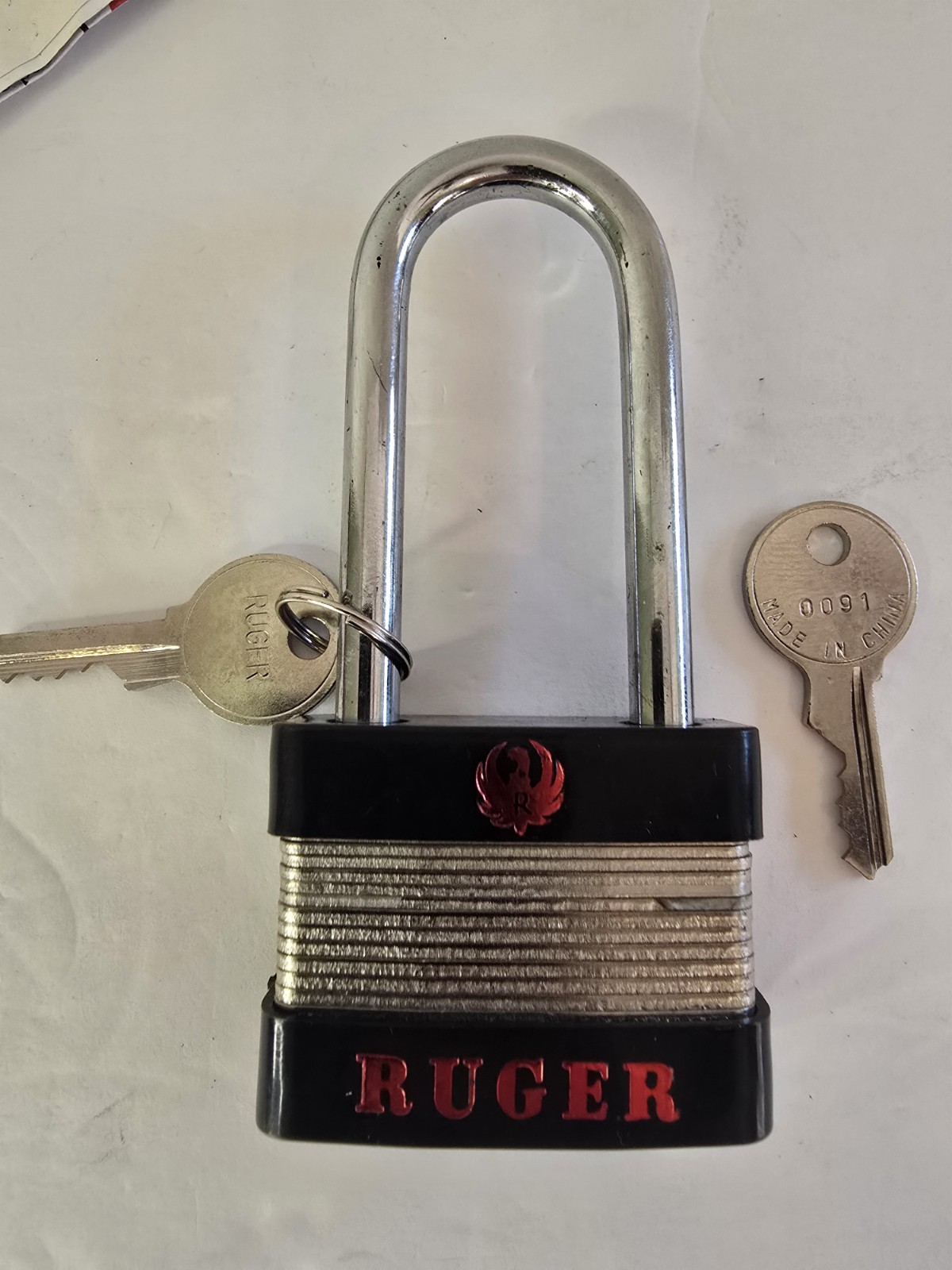 NEW RUGER 5025NV RUGER PADLOCK WITH 2 KEYS - No Vinyl Coating On Shackle