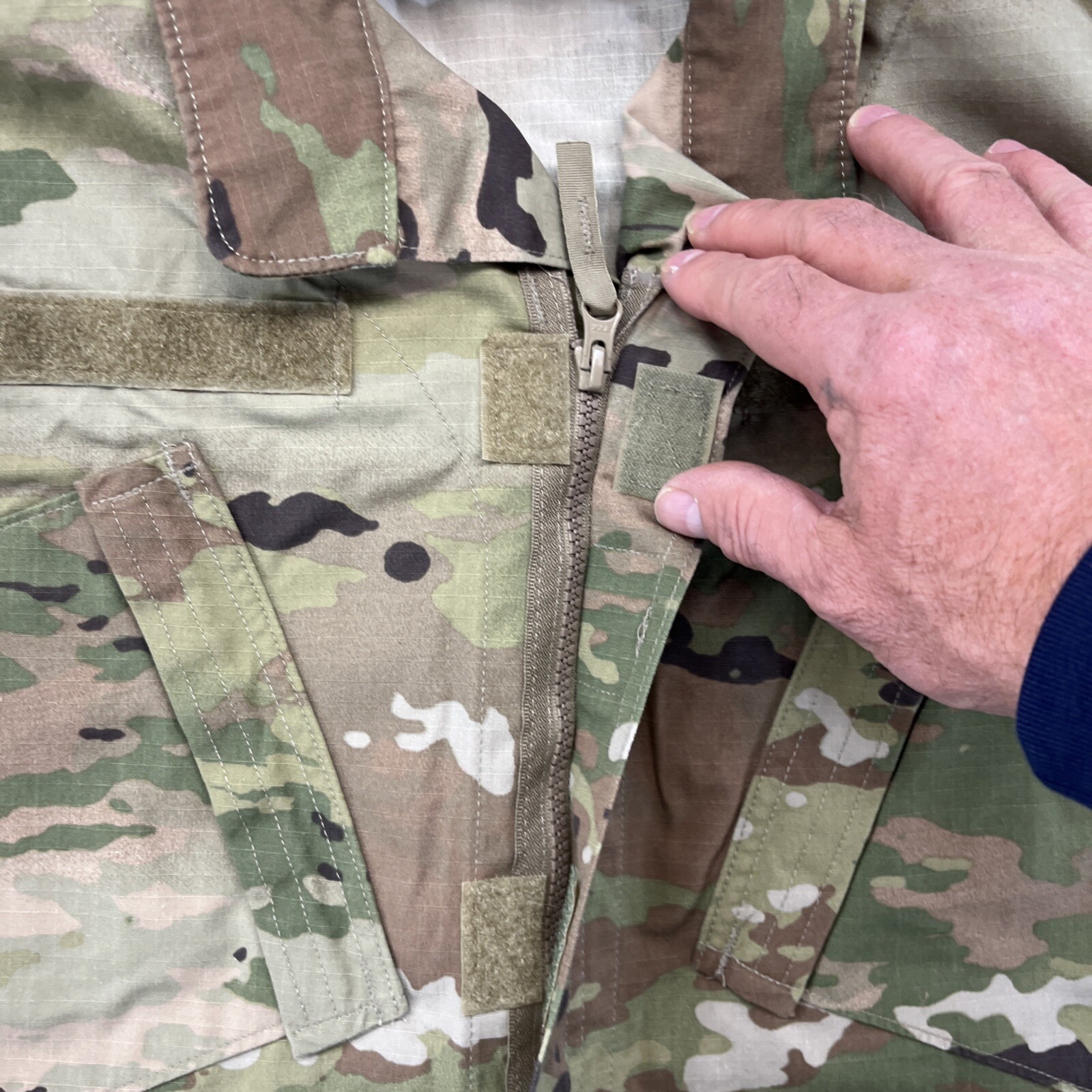 Army Combat Uniform Coat Medium Regular Unisex Insect Shield New