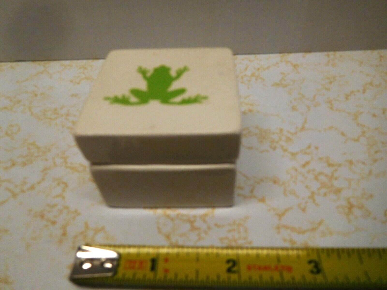 2 inch Nancy Lopez Ceramic Box with Lid & Frogs on Lid & Inside