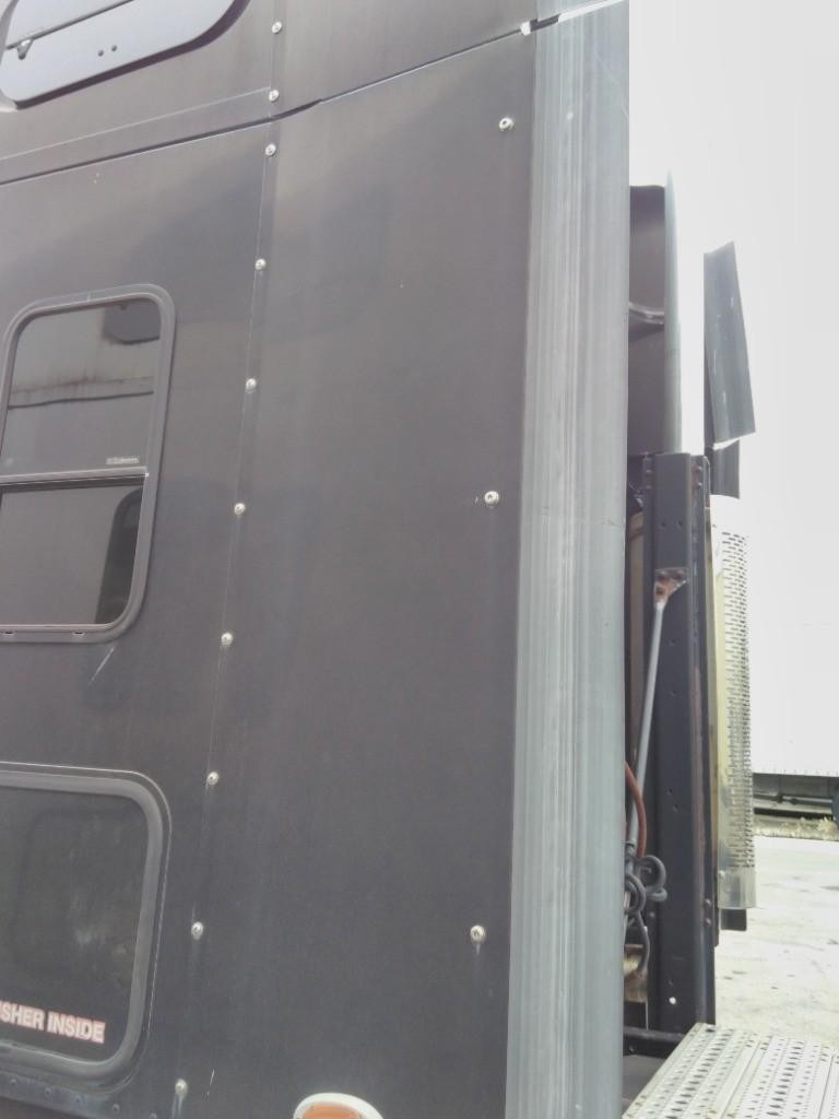 Replaces 2006 FREIGHTLINER COLUMBIA 120 CAB EXTENSION ,  OH