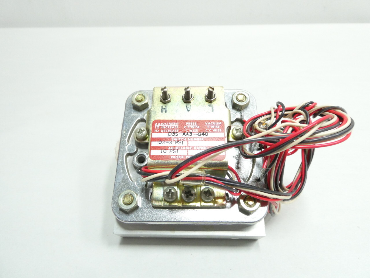 Barksdale D3S-AA3-Q40 Pressure Switch 0.3-3psi