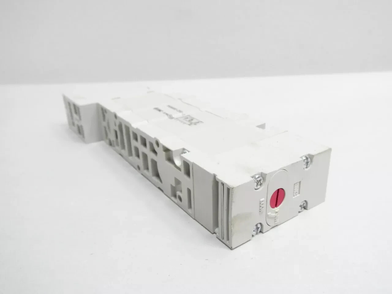 New SMC VVQ4000-25A-1 Pneumatic Valve Manifold Double Check Perfect Spacer Unit