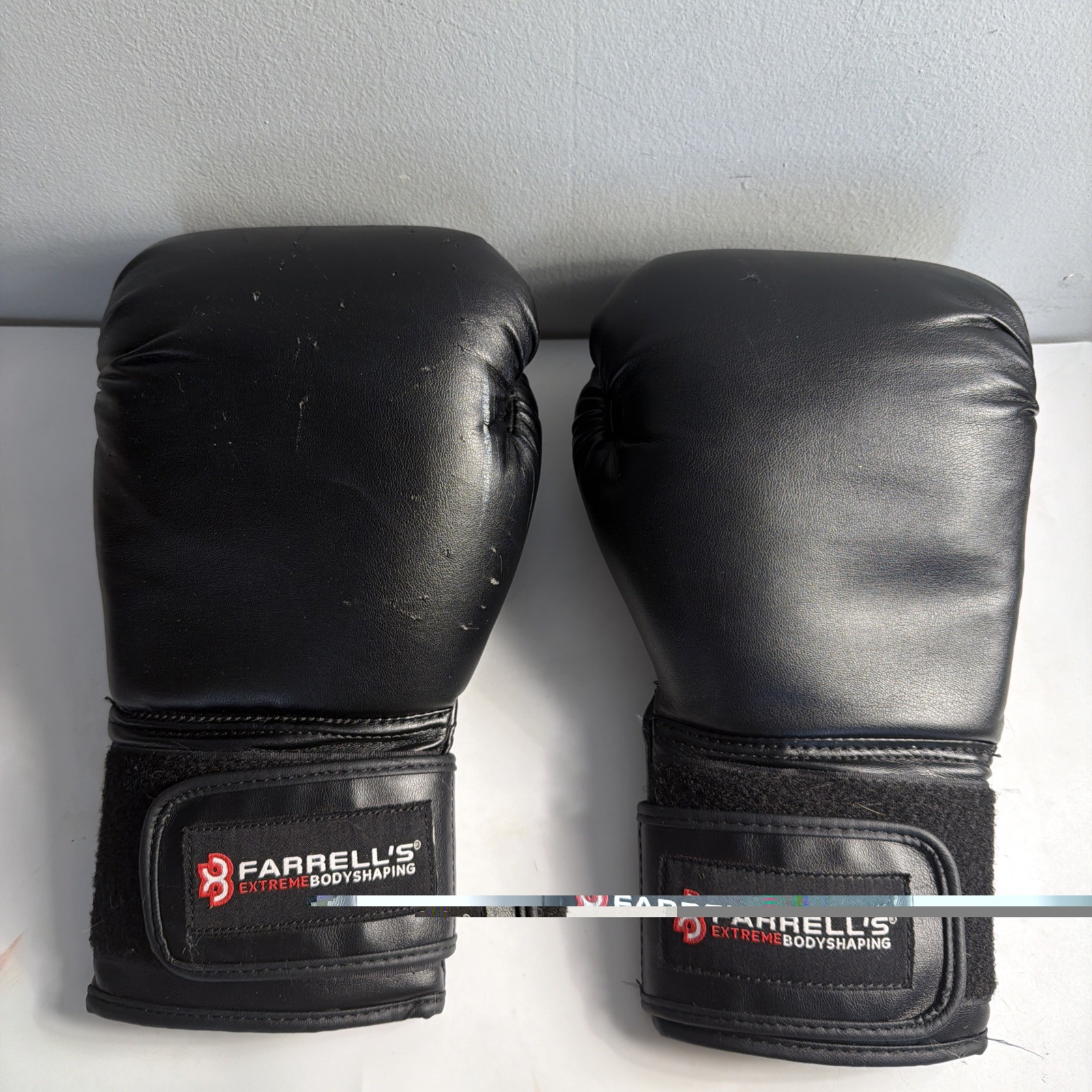 Farrell's Extreme Body Shaping 14 Oz. Boxing Gloves Pre Owned