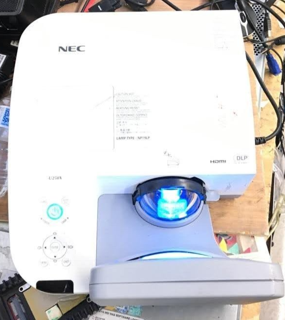 NEC U250X DLP HDMI Short Throw Projector