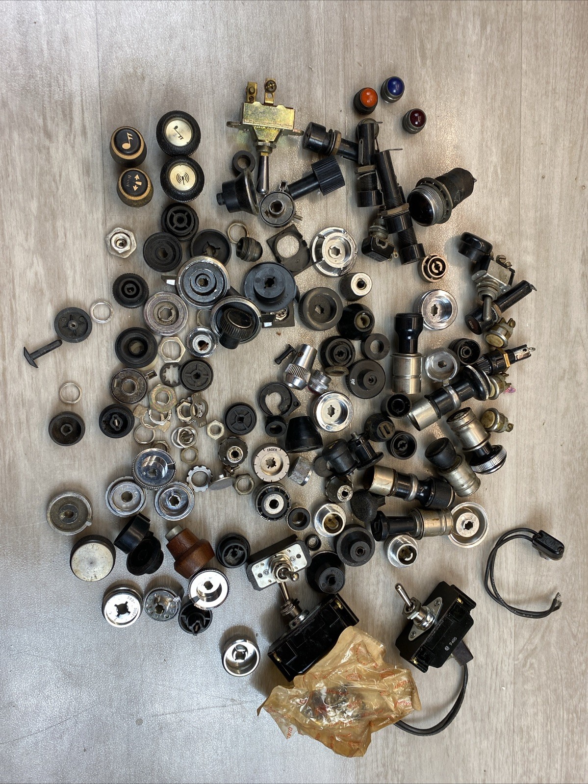 Vintage Knobs Huge Lot Home Car Audio Radio Television Knurled TV Dials Buttons