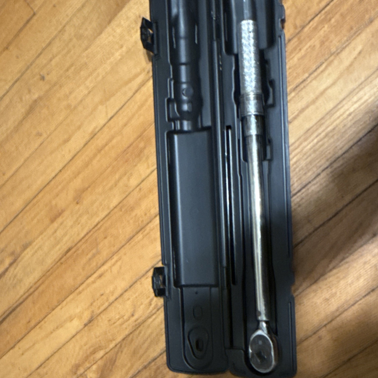 Click Torque Wrench Ratcheting Adjustable Silver Black Metal Plastic with Case