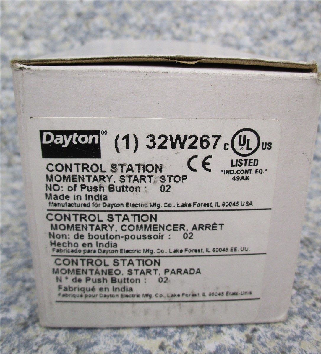 DAYTON 32W267 Control Station Momentary Start Stop 2 Push Button NEW